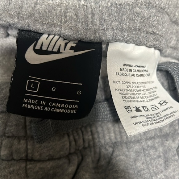 Nike sweatpants 3 pairs - Picture 5 of 7